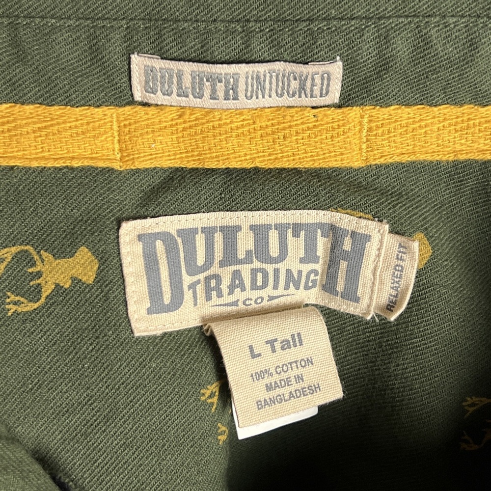 DULUTH Trading Untucked Mens LT Relaxed Fit Flannel Shirt Green Deer Buck Print‎ - Picture 8 of 12